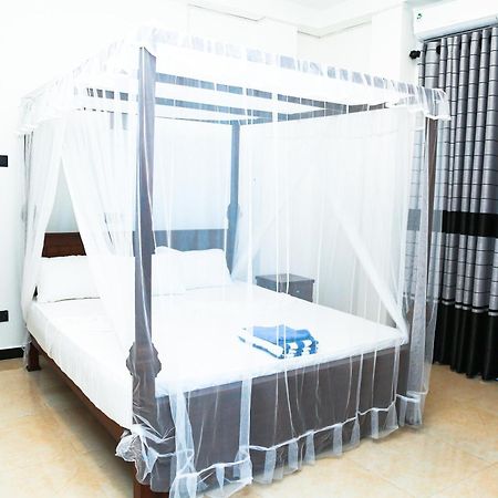 Camellia Hotel & Restaurant מיריסה מראה חיצוני תמונה