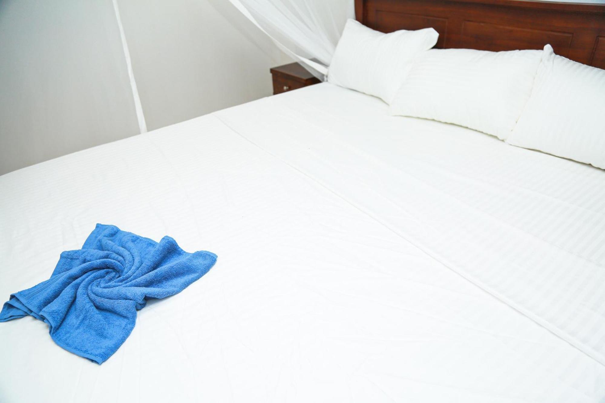 Camellia Hotel & Restaurant מיריסה מראה חיצוני תמונה