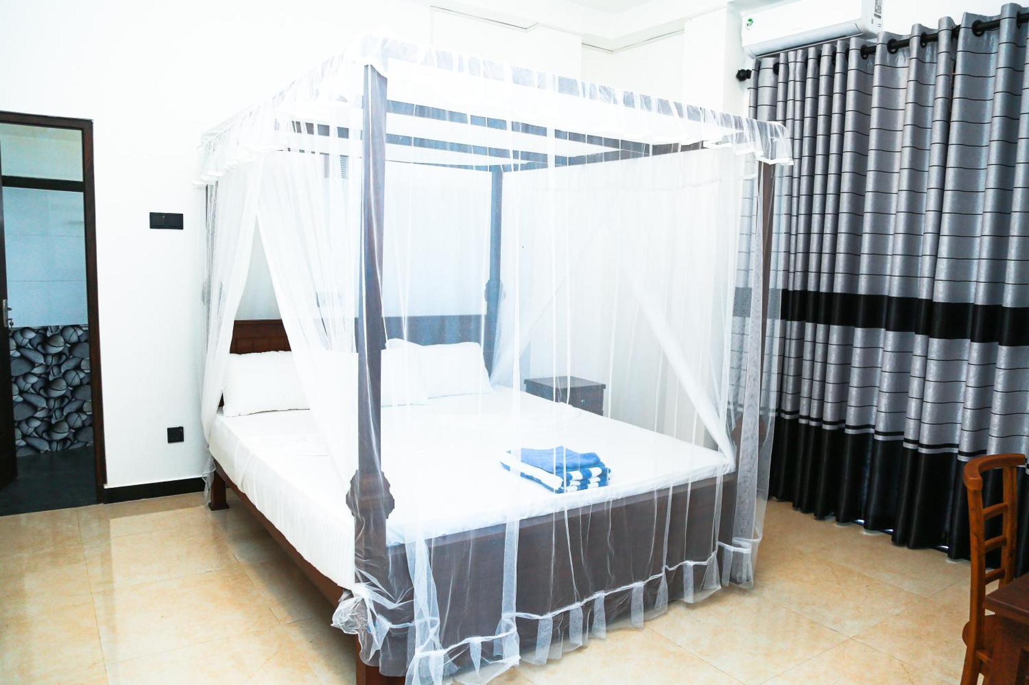 Camellia Hotel & Restaurant מיריסה מראה חיצוני תמונה
