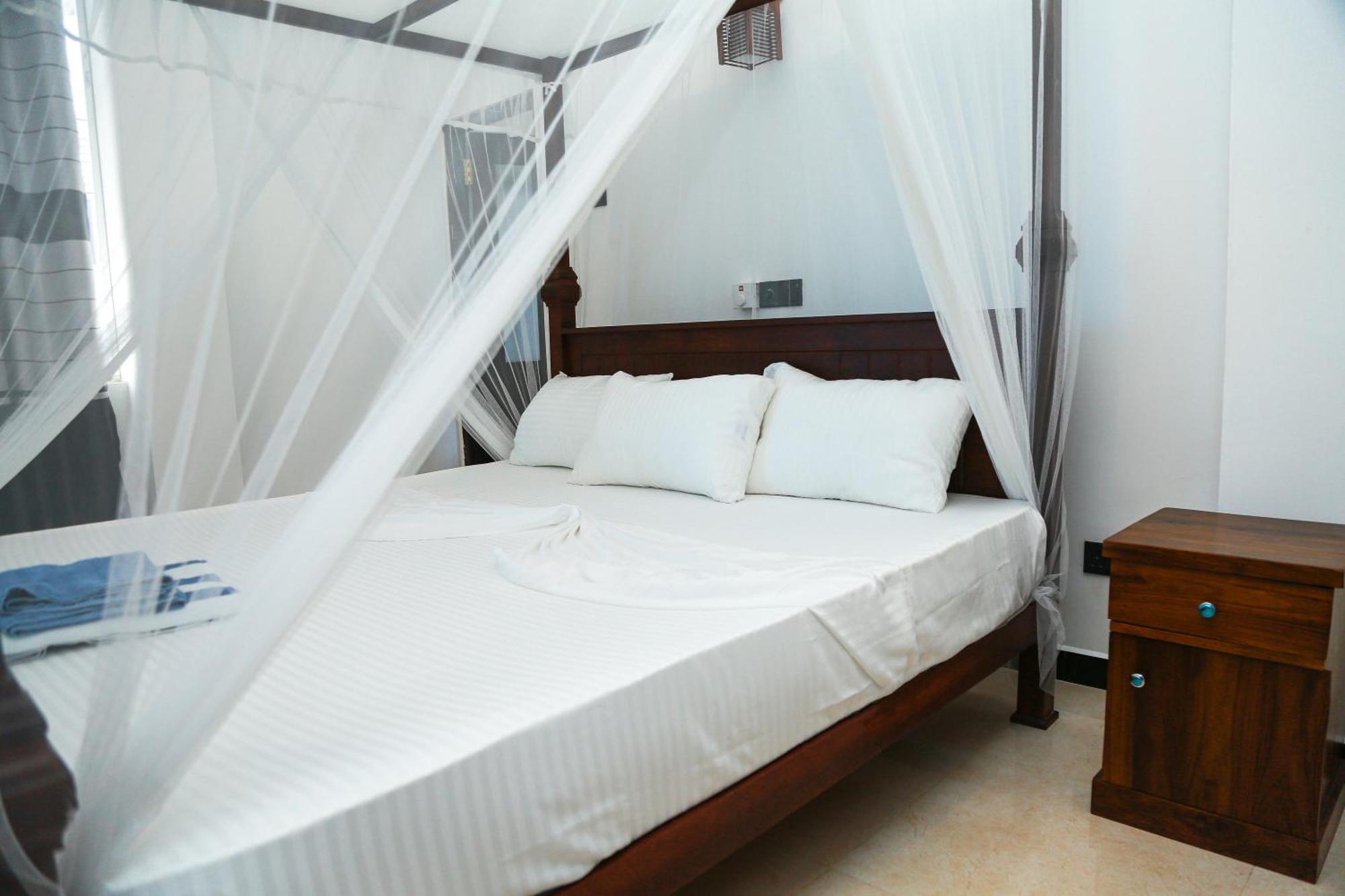 Camellia Hotel & Restaurant מיריסה מראה חיצוני תמונה