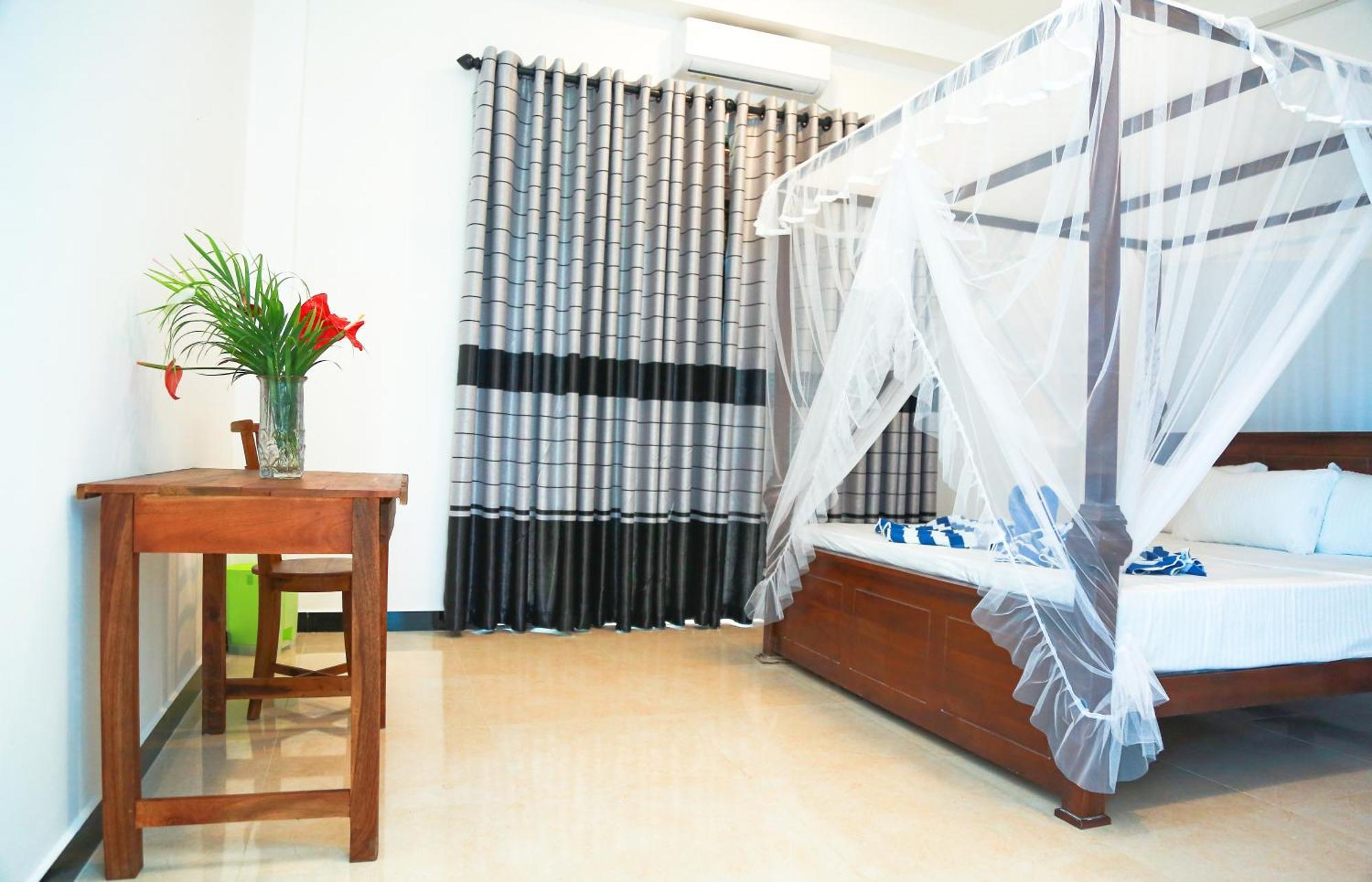 Camellia Hotel & Restaurant מיריסה מראה חיצוני תמונה